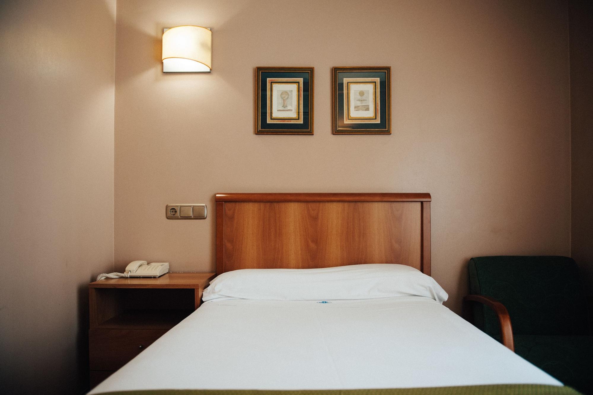 Hotel Carreno Ов'єдо Екстер'єр фото