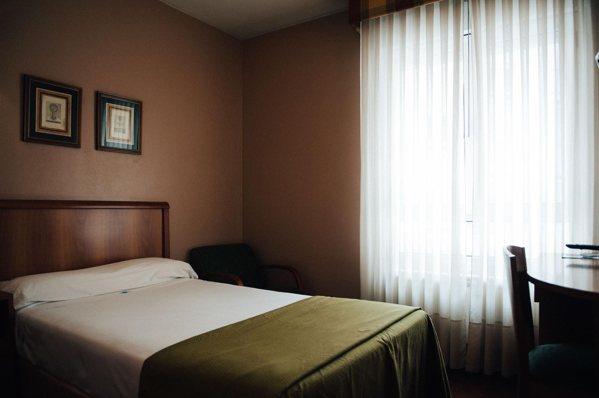 Hotel Carreno Ов'єдо Екстер'єр фото