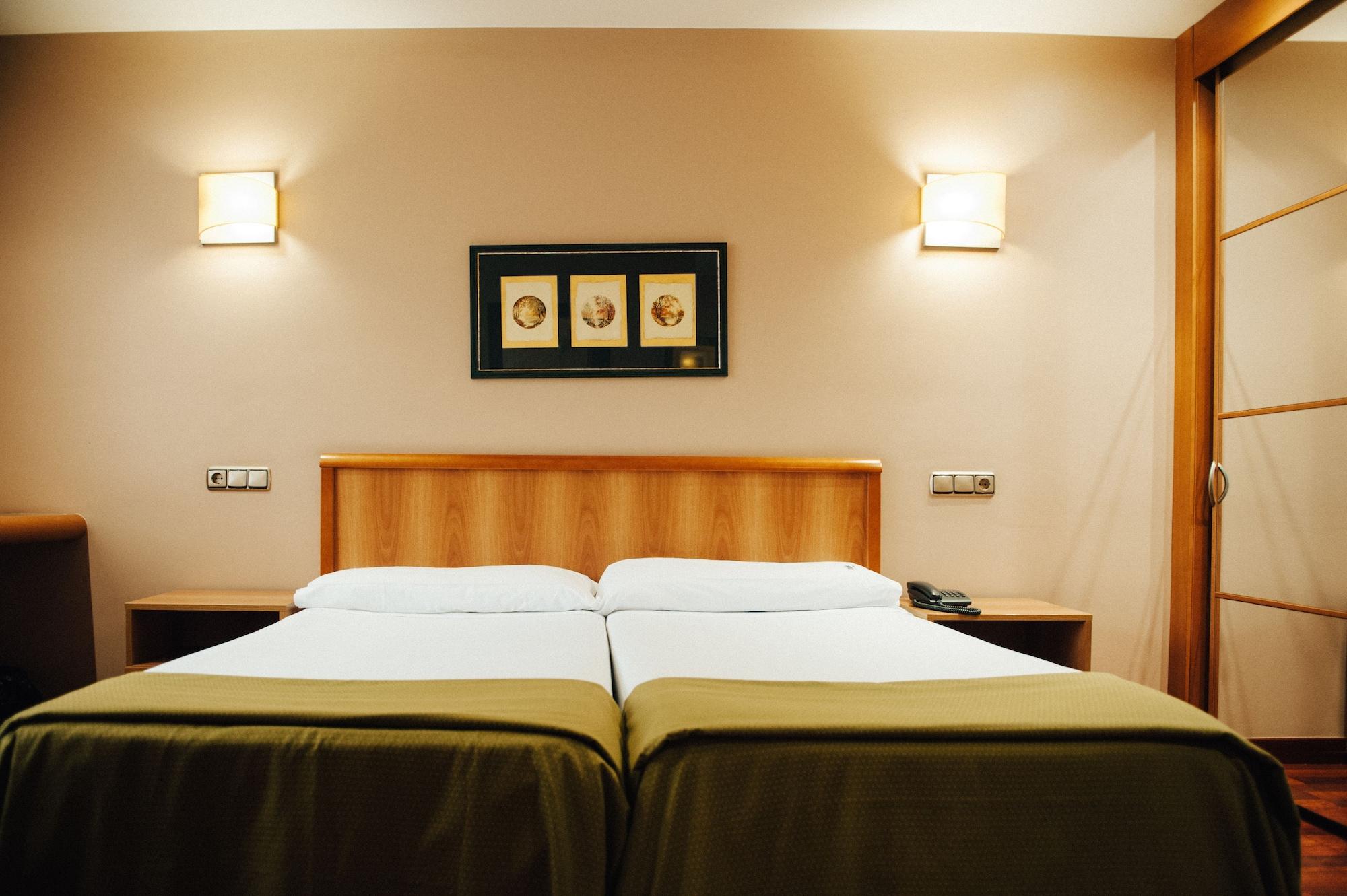 Hotel Carreno Ов'єдо Екстер'єр фото
